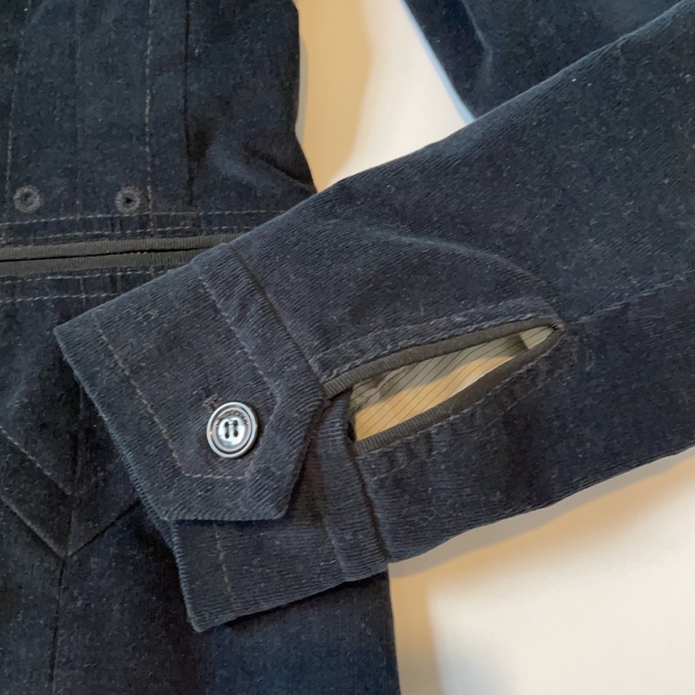 Black jacket - Picture 4 of 15